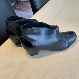 Rieker - Black Leather Bootie - 40 Leather with Patent Accent